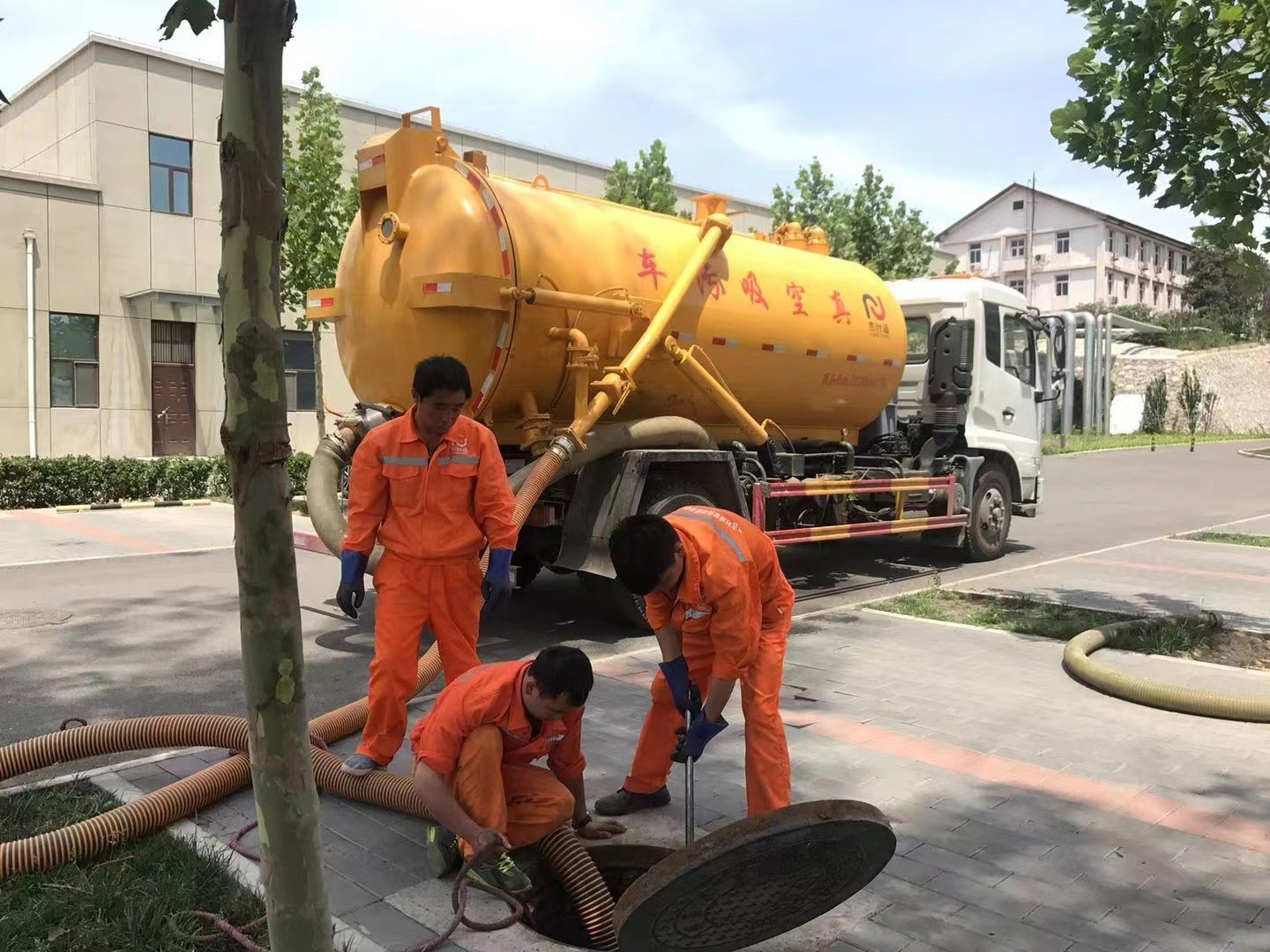 漠河化粪池清理与5-8吨吸粪车施工效率分析